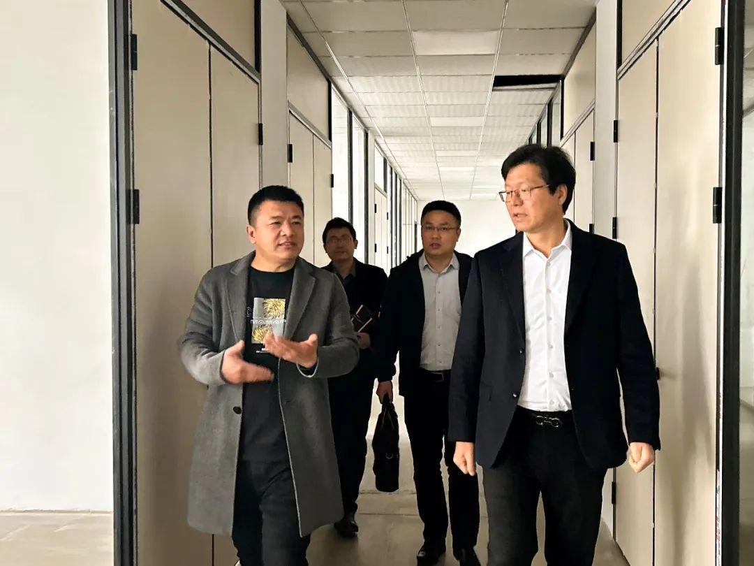 嵊州市副市長(zhǎng)郭偉鋒先生為板川送上新春祝福！板川智慧廚房數(shù)字化工業(yè)園喜迎2024年開(kāi)門(mén)紅！