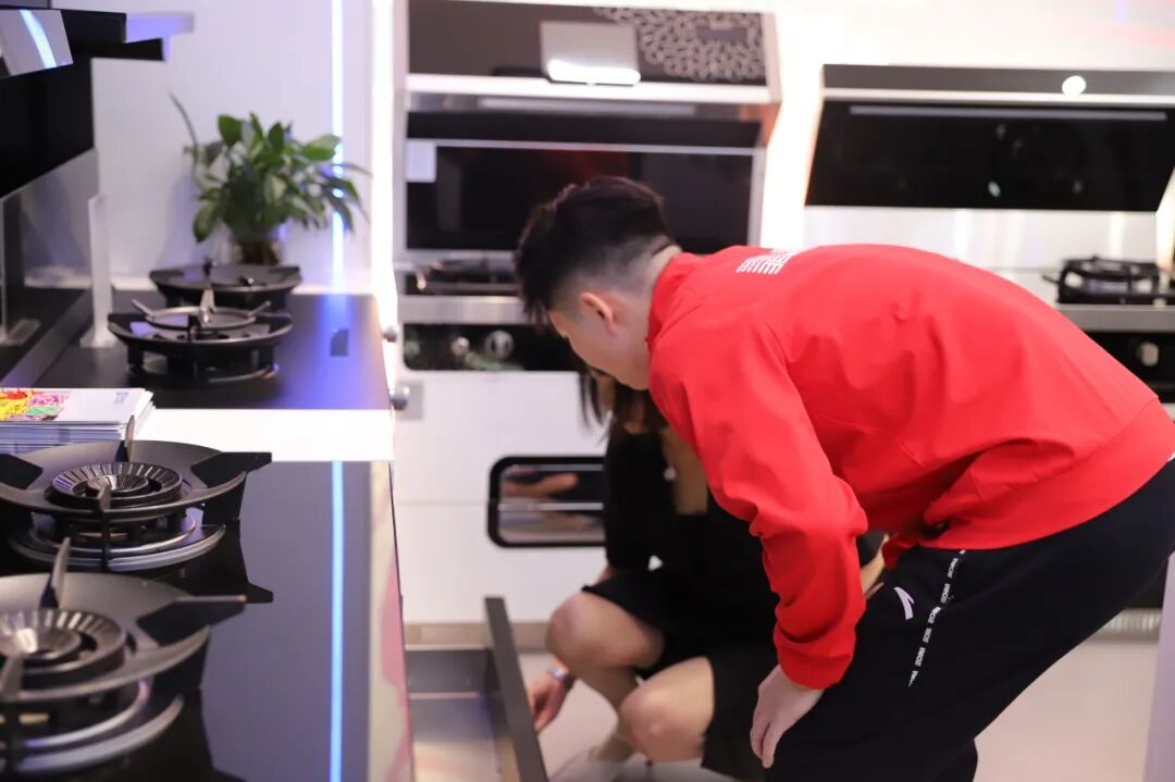 席岳峰簽約板川產(chǎn)品體驗(yàn)官：KD1X為何征服冠軍廚房？